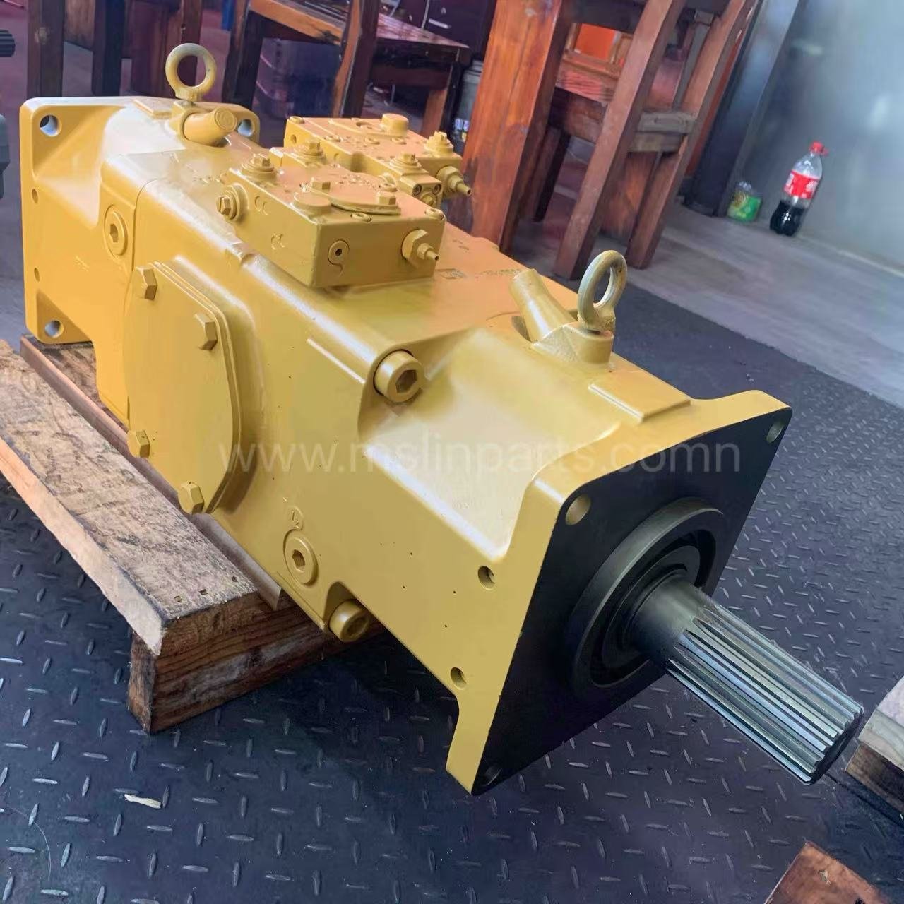 Aftermarket hydraulic pump compatible with Caterpillar 374D 3699676 2959676